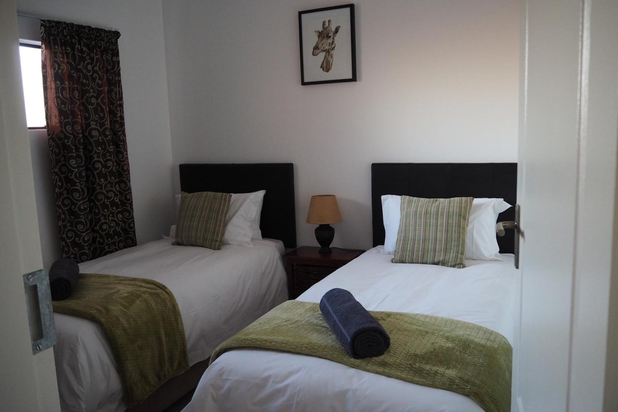Or Tambo Self Catering Apartments, The Willows Boksburg Exterior foto