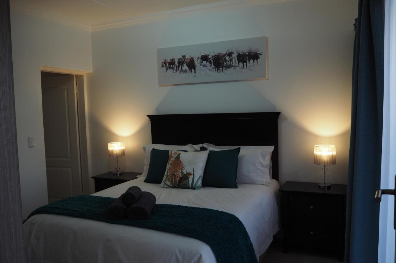 Or Tambo Self Catering Apartments, The Willows Boksburg Exterior foto