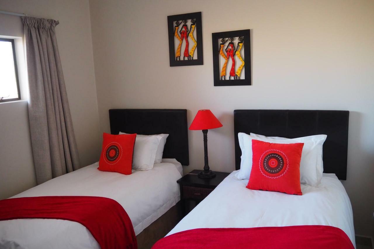 Or Tambo Self Catering Apartments, The Willows Boksburg Exterior foto
